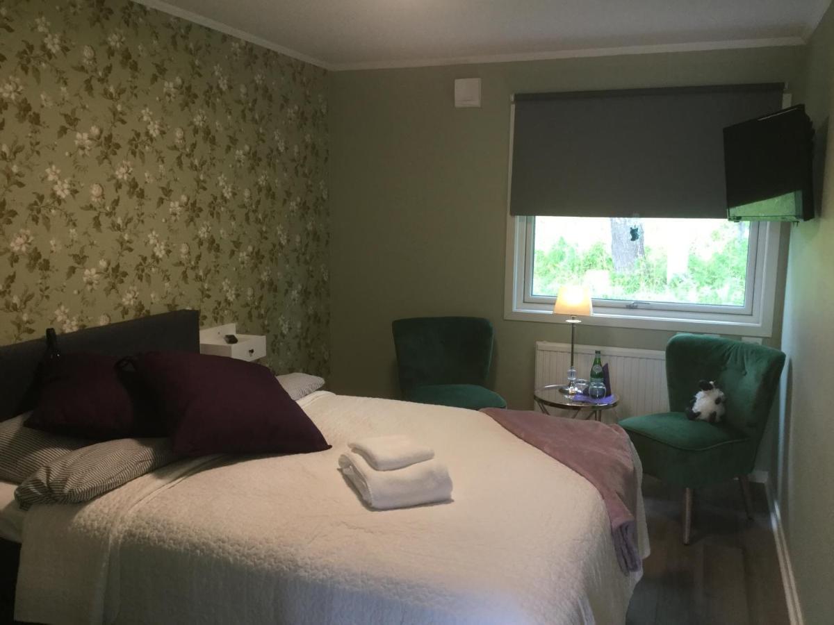 Bed And Breakfast Fyra Haestar Rattvik Ngoại thất bức ảnh