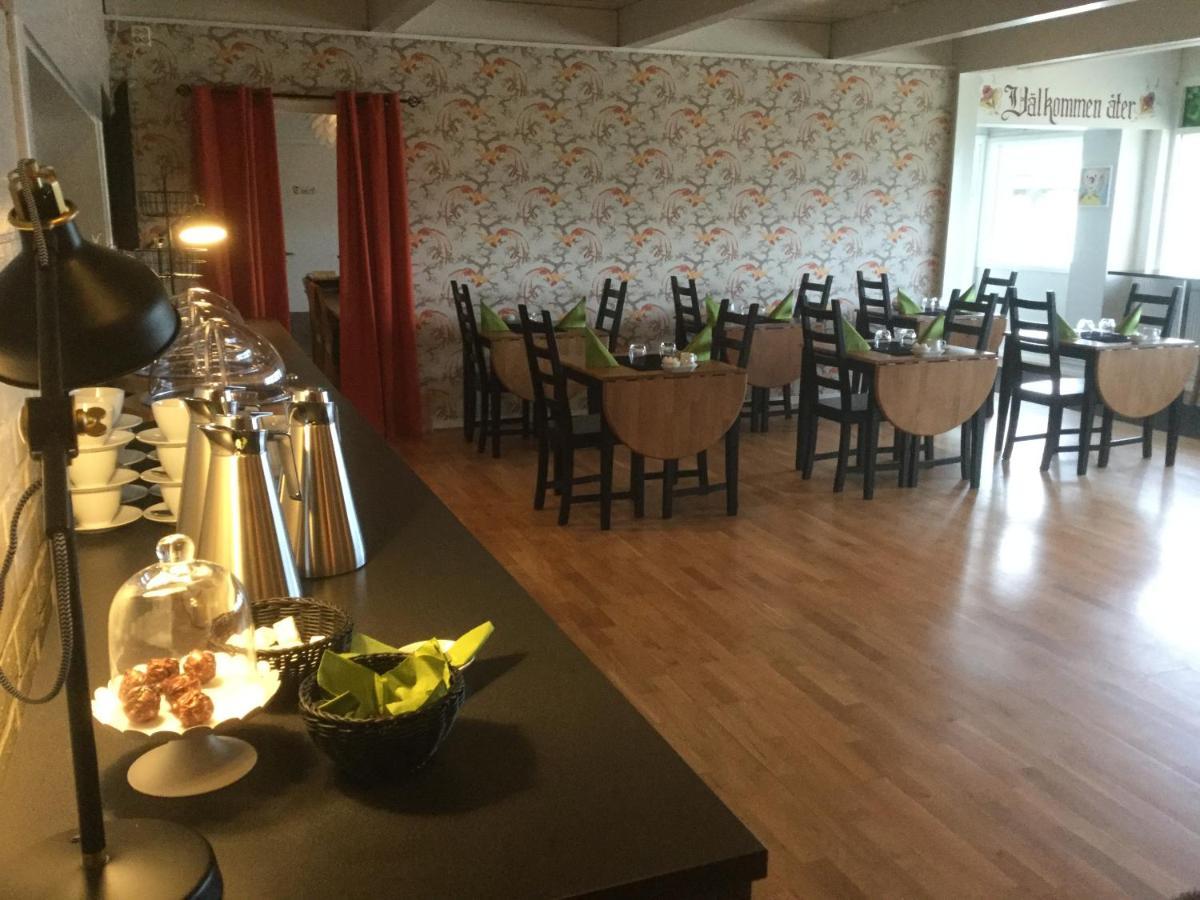 Bed And Breakfast Fyra Haestar Rattvik Ngoại thất bức ảnh