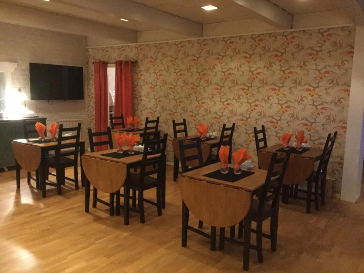 Bed And Breakfast Fyra Haestar Rattvik Ngoại thất bức ảnh