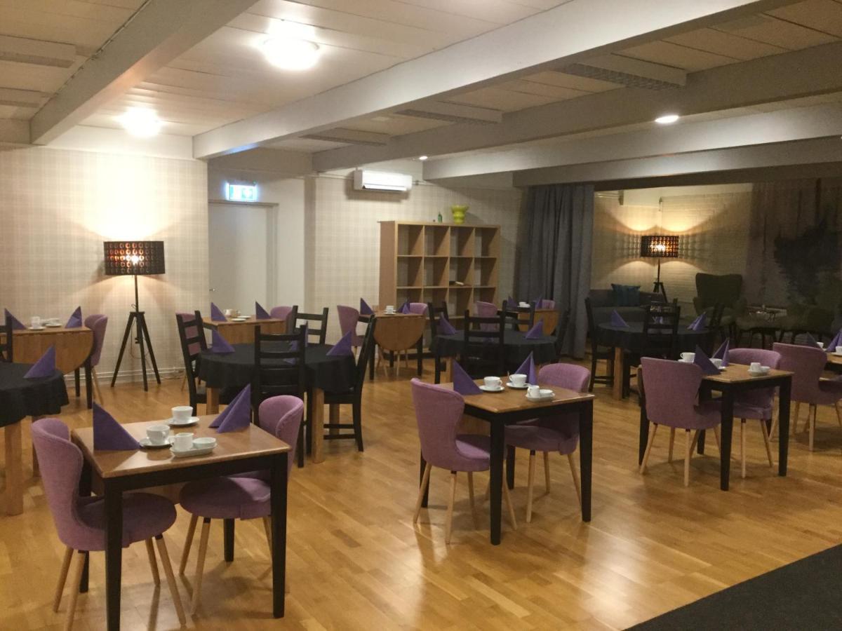 Bed And Breakfast Fyra Haestar Rattvik Ngoại thất bức ảnh