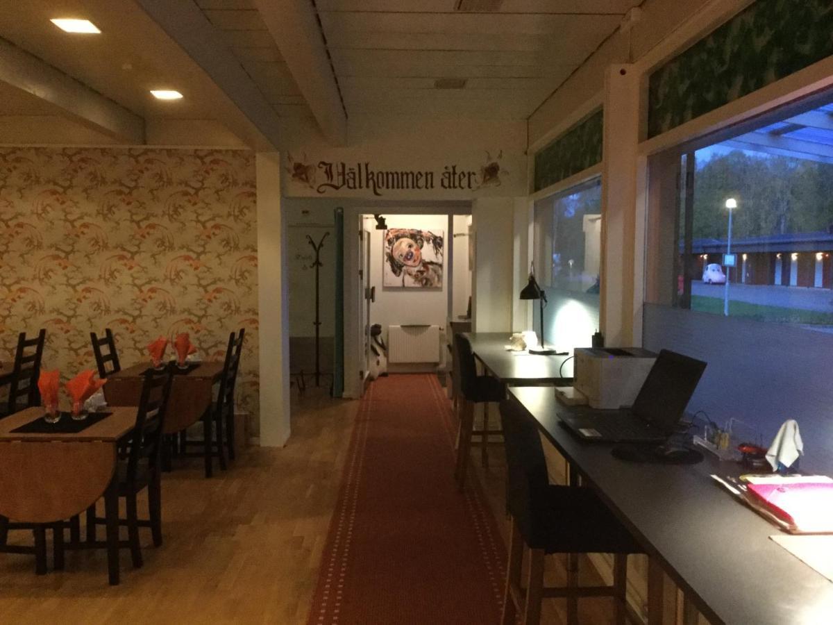 Bed And Breakfast Fyra Haestar Rattvik Ngoại thất bức ảnh