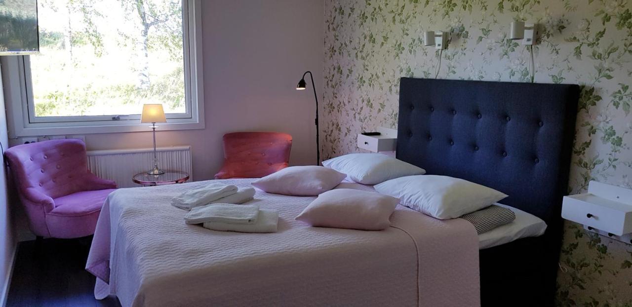 Bed And Breakfast Fyra Haestar Rattvik Ngoại thất bức ảnh